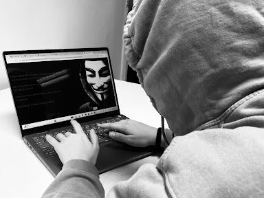 ‘We have taken your boyfriend’: UCL student targeted in tailored AI phone scam